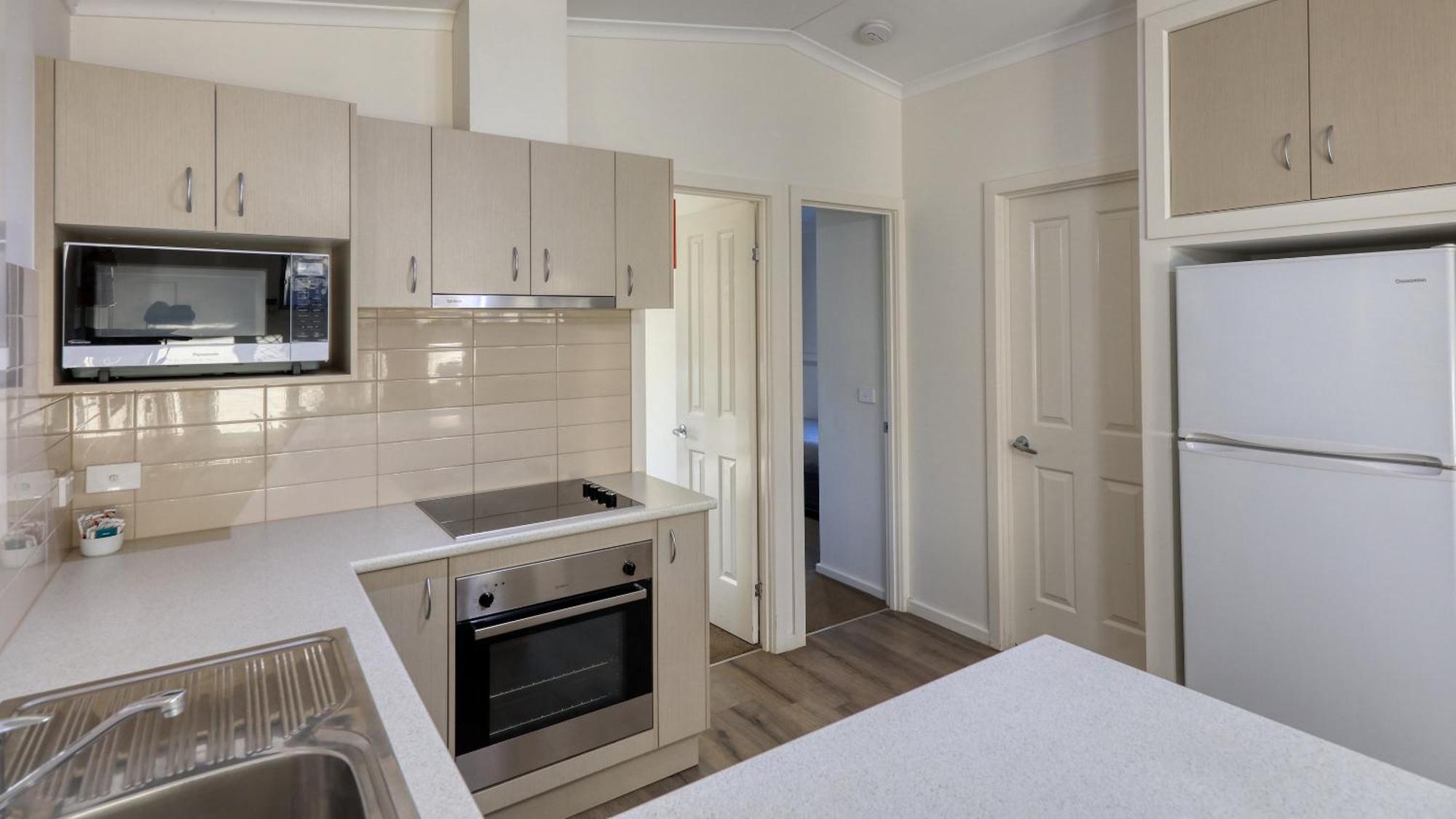 Deniliquin Riverside Caravan Park ภายนอก รูปภาพ