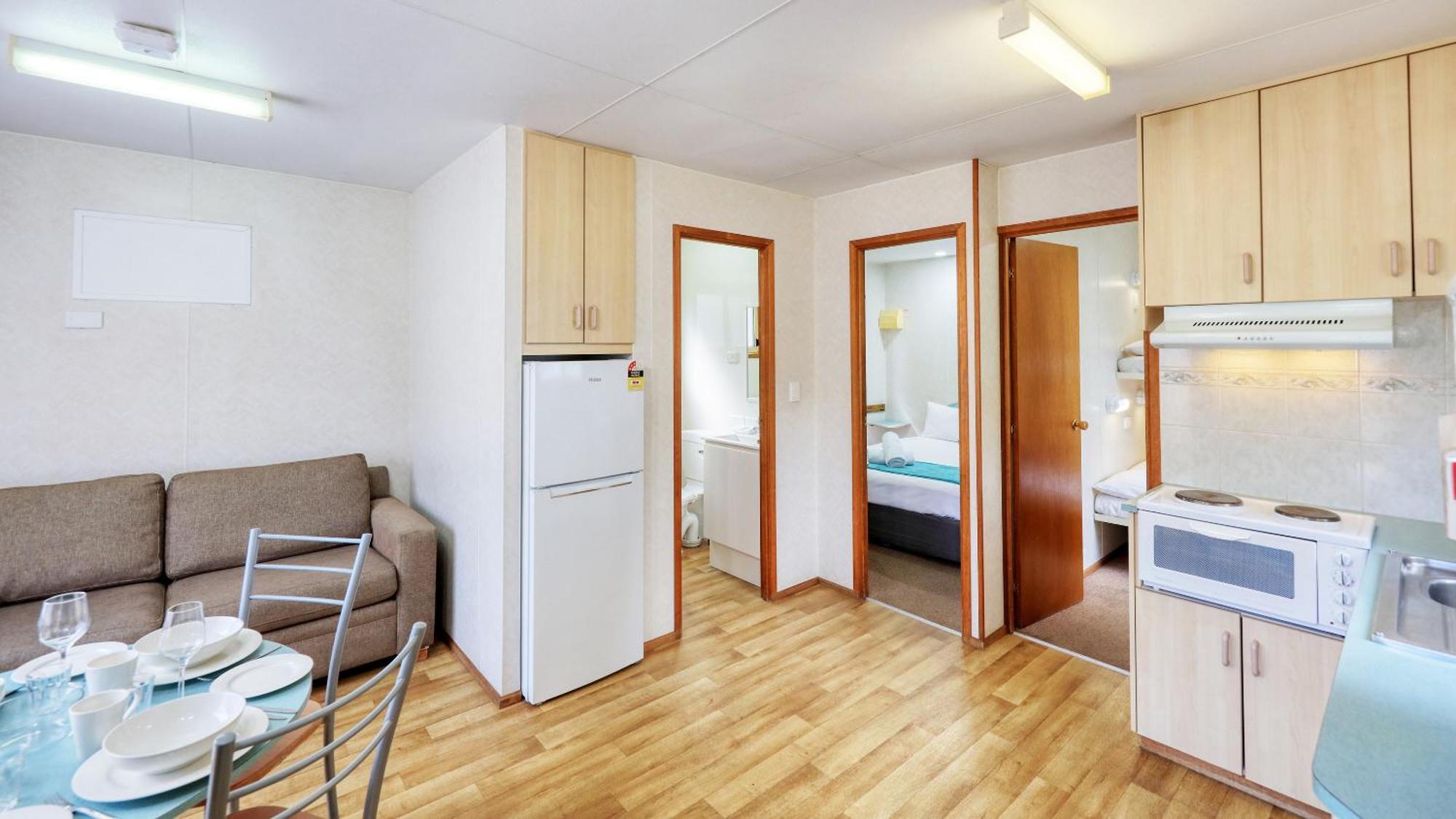 Deniliquin Riverside Caravan Park ภายนอก รูปภาพ