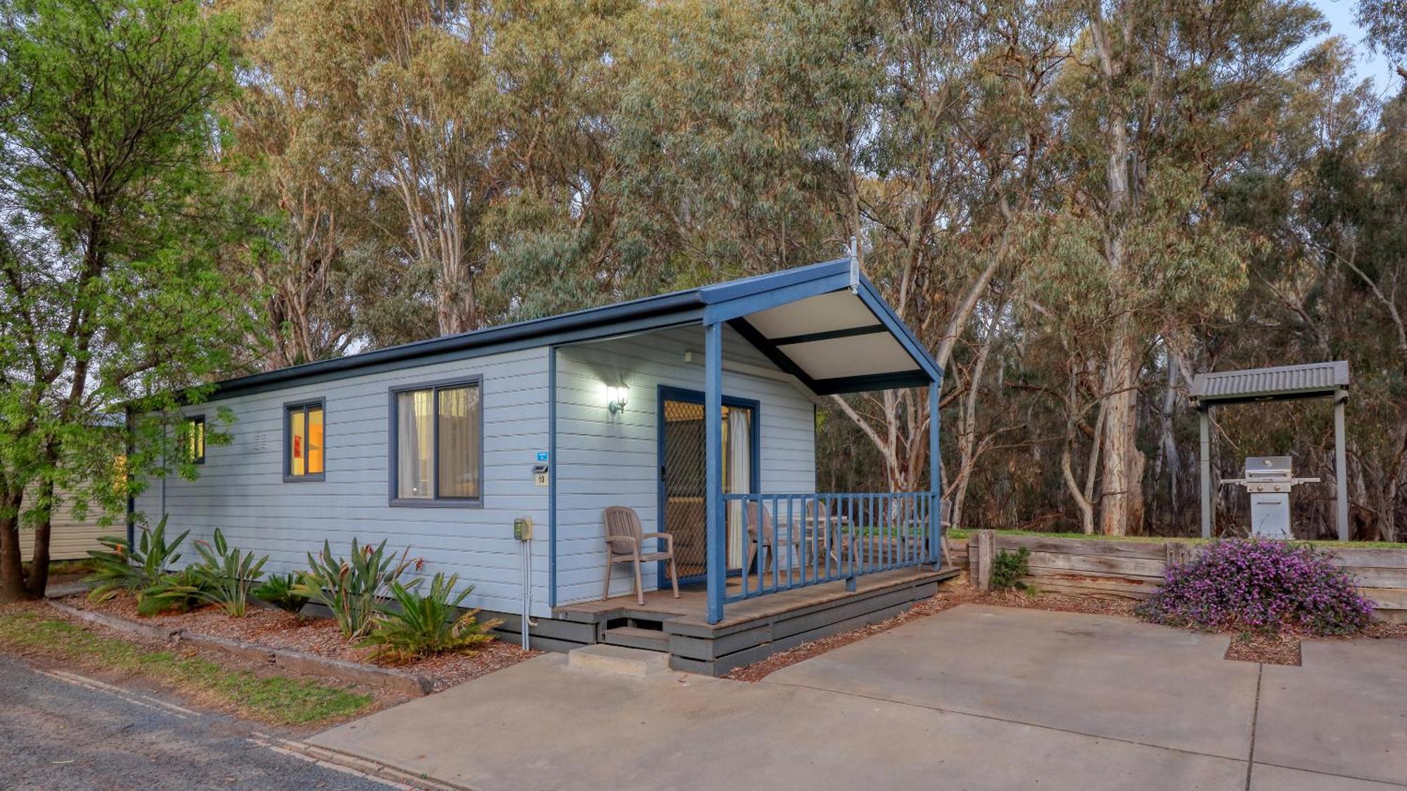 Deniliquin Riverside Caravan Park ภายนอก รูปภาพ