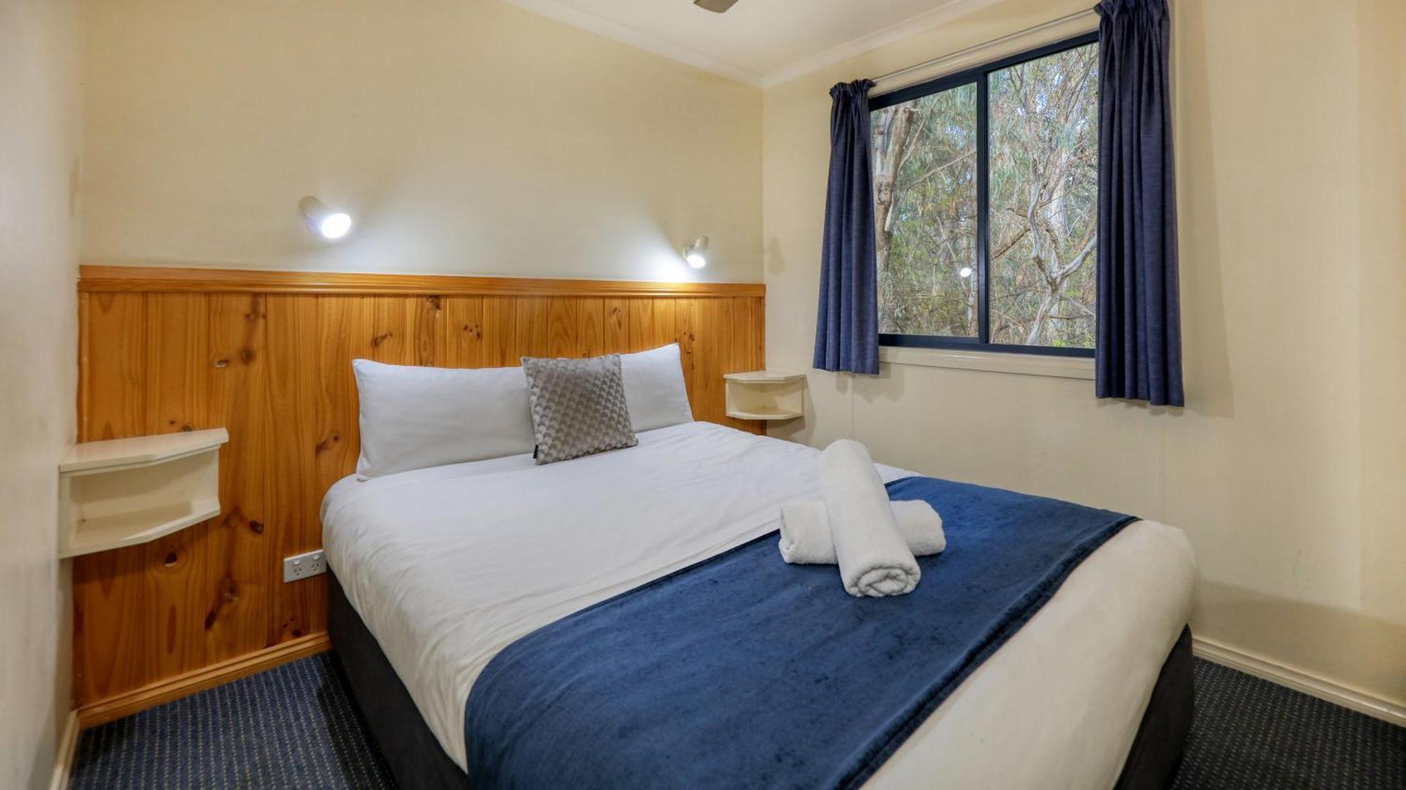 Deniliquin Riverside Caravan Park ภายนอก รูปภาพ