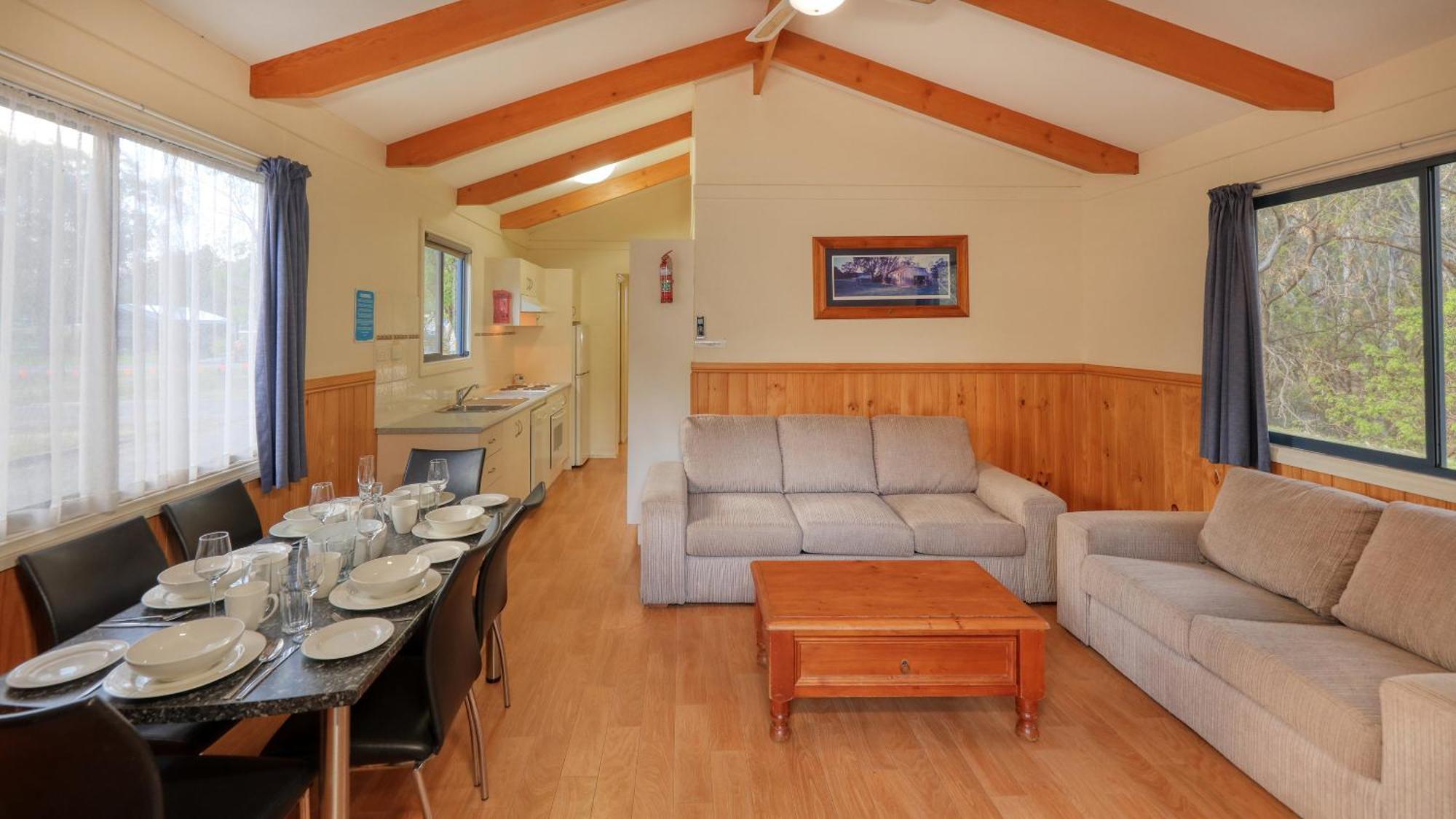 Deniliquin Riverside Caravan Park ภายนอก รูปภาพ