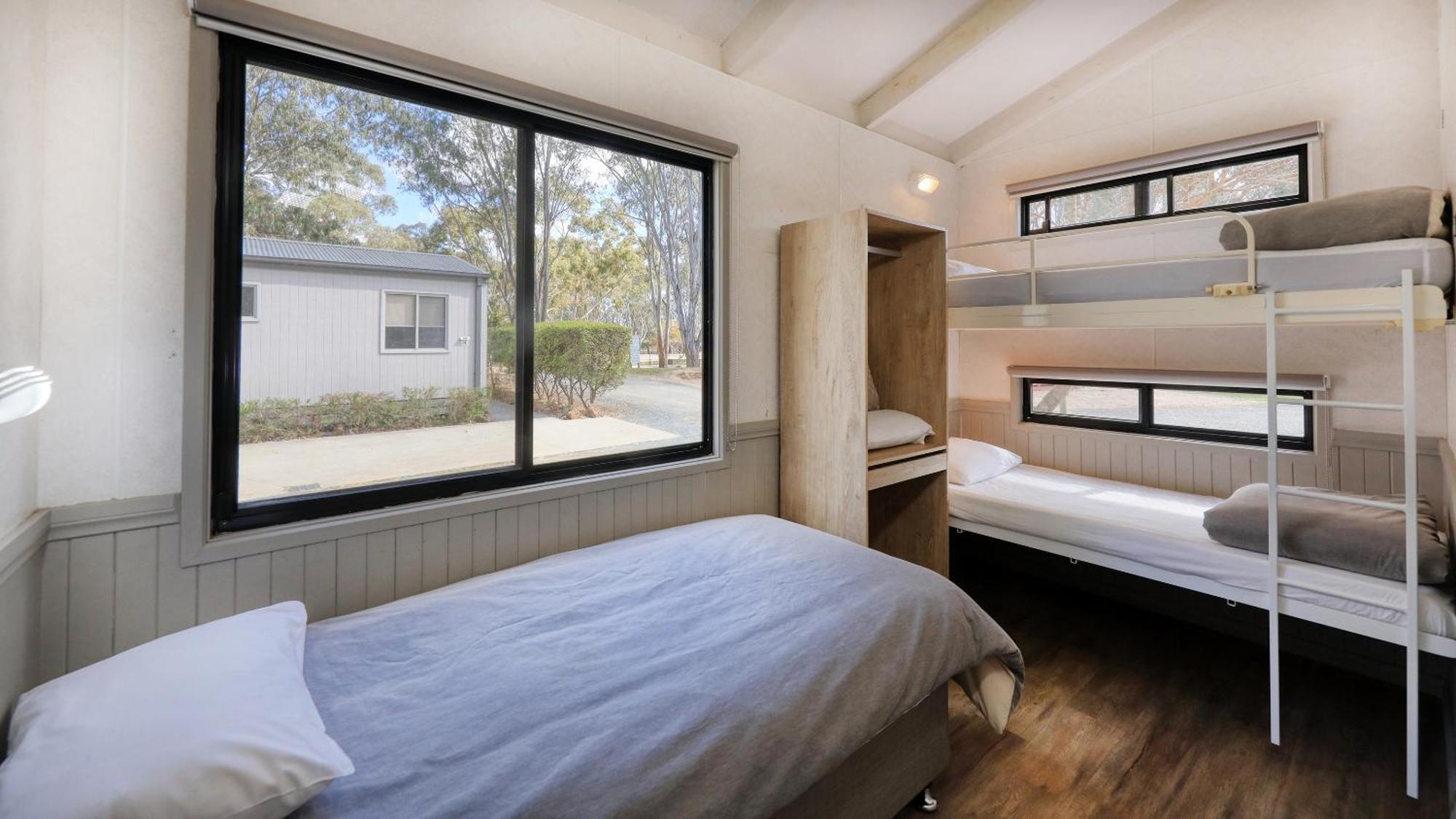 Deniliquin Riverside Caravan Park ภายนอก รูปภาพ