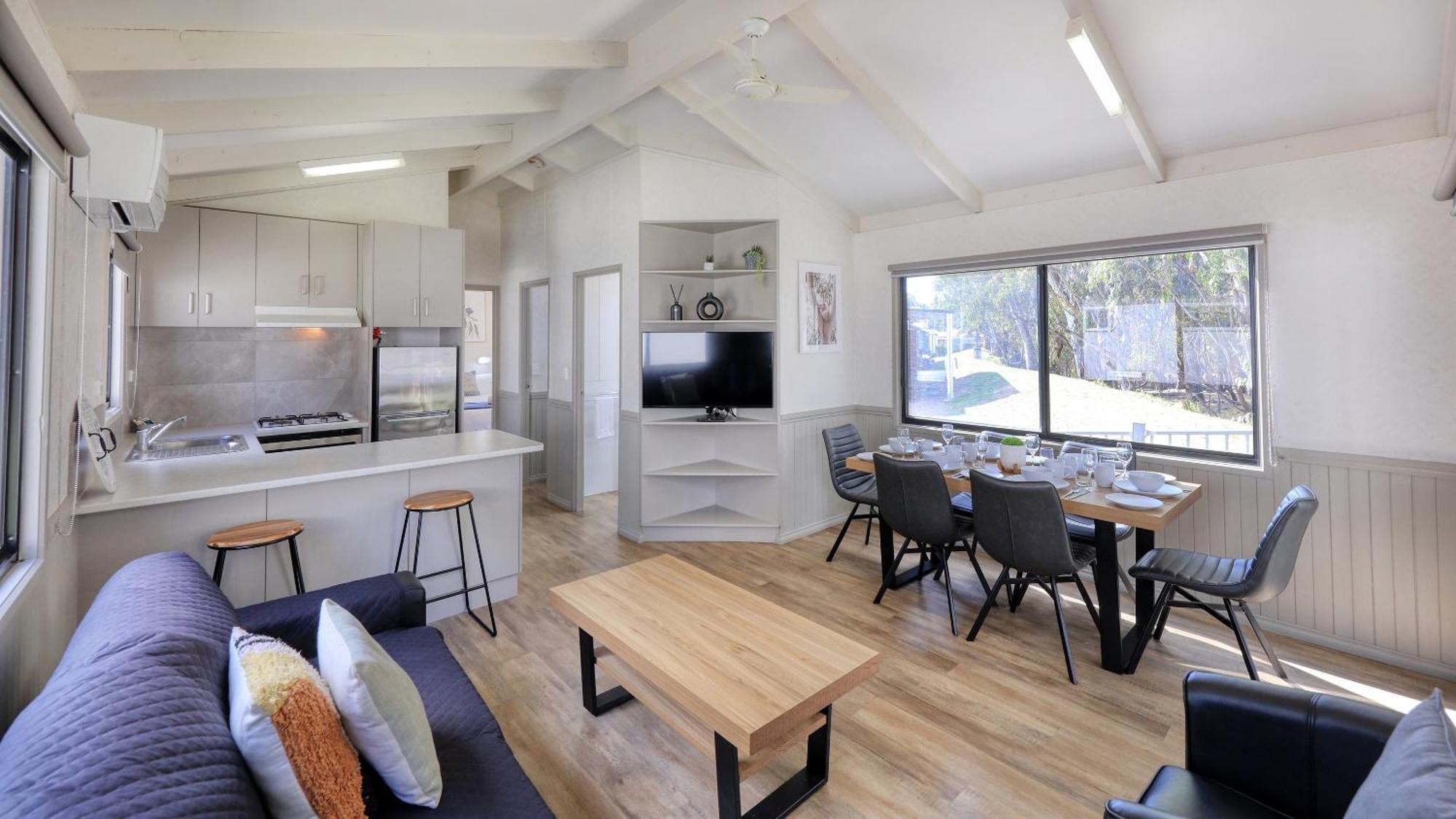 Deniliquin Riverside Caravan Park ภายนอก รูปภาพ